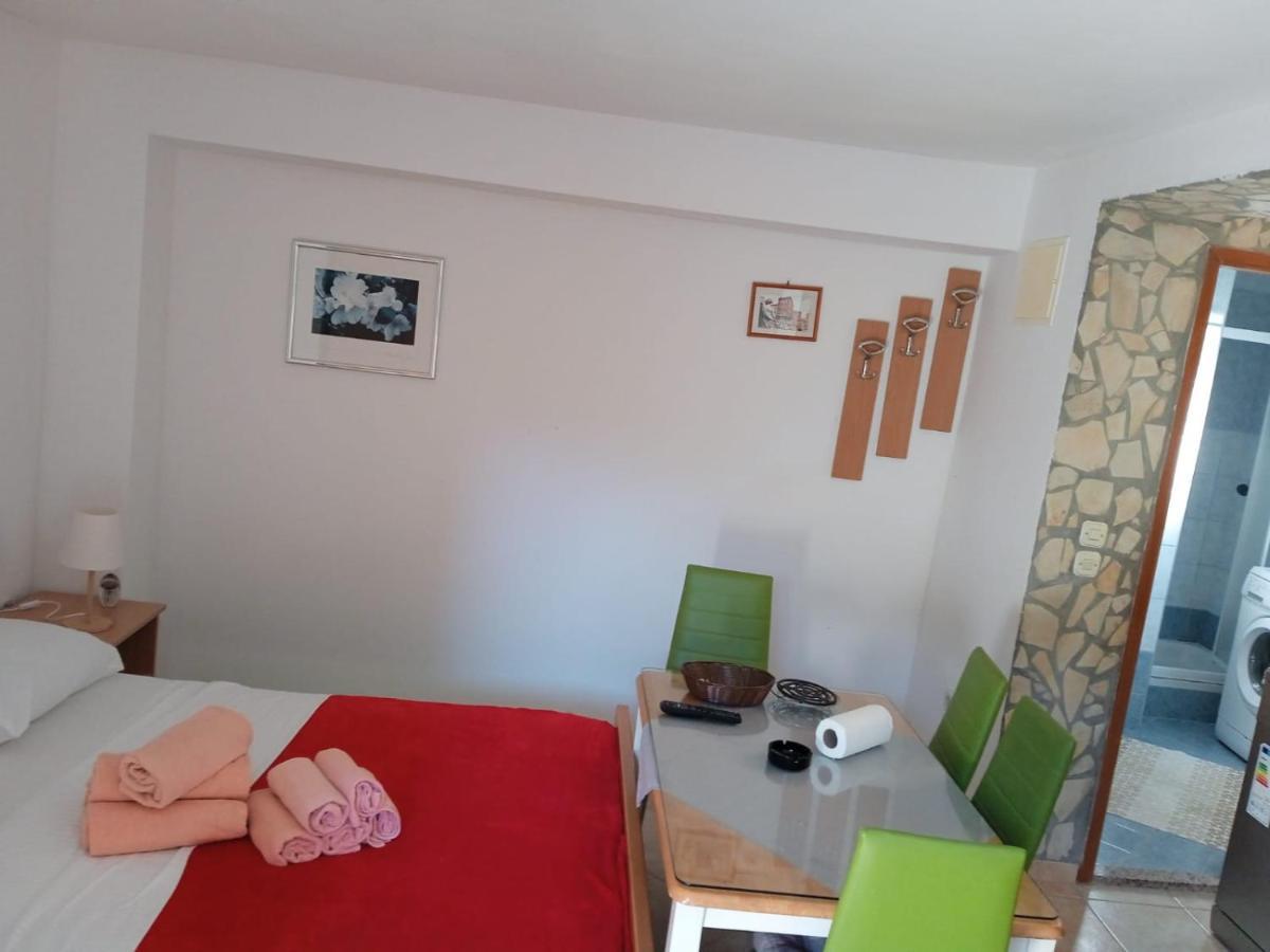 Apartmani L&Z Petrcane Exterior foto